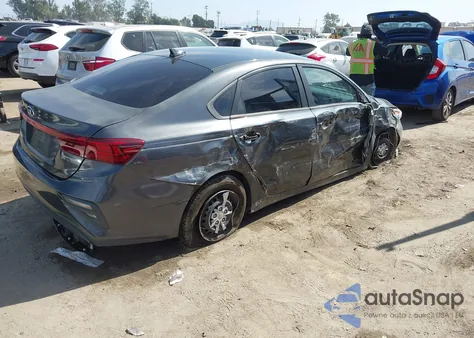 2021 Kia Forte Fe z USA, uszkodzony, nr VIN 3KPF24AD2ME370344